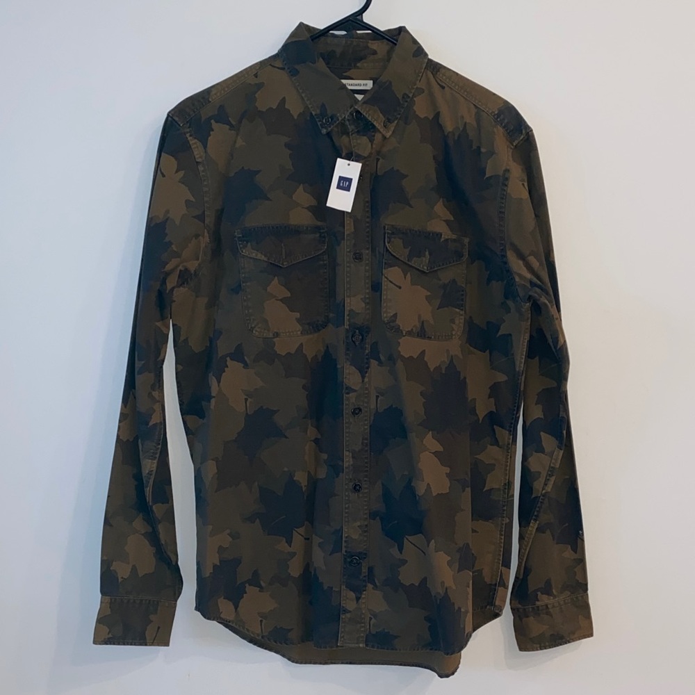GAP Men's Camouflage Button-Up Shirt